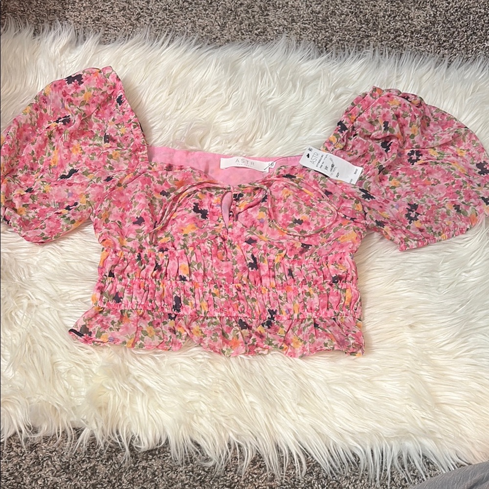 Astr Pink Floral Puff Sleeve Crop Top